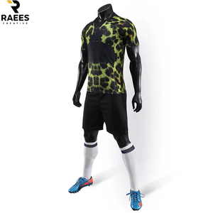 Tenues de sport confortables, ensembles d'uniformes de football en vente, légers et très demandés. - Product Image 3