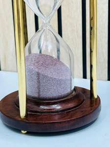 นาฬิกาทรายไม้ขนาด 6.5 นิ้ว พร้อมทรายสีชมพู |   นาฬิกาทรายตกแต่งโต๊ะงานวันเกิดลายกากบาทสไตล์เรียบง่าย - Product Image 4