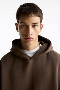 Sweat-shirt à capuche ample avec poche, confortable, en mélange de coton doux, parfait pour les hommes, les femmes et les adolescents - Product Image 4