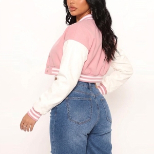 Veste bomber courte pour femme, rose et blanc, style universitaire, à manches longues, col montant et boutonnage frontal - Product Image 2