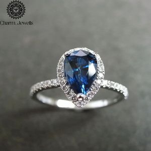 Bague de fiançailles classique en argent 925 pour femme, sertie de moissanite taille coussin, style classique - Product Image 1
