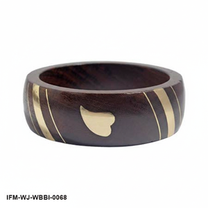 Bracelet artisanal en bois foncé avec incrustation en laiton, motif cœur bohème, bracelet statement pour femmes - Product Image 3