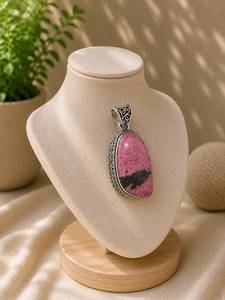 Collier en rhodonite naturelle de qualité supérieure, fait main, plaqué argent, serti clos, magnifique, vente en gros directe usine - Product Image 1