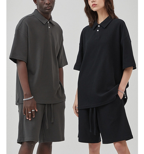 ชุดเสื้อผ้าผู้ชาย OEM รุ่นใหม่ล่าสุด คุณภาพสูง รับทำโลโก้ เสื้อโปโลผู้ชายผ้าฝ้าย 100% และชุดกางเกงขาสั้นสำหรับผู้ชาย ปี 2026 - Product Image 4