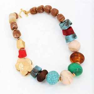 Collar de Perlas de Resina Hechas a Mano de Lujo para Mujer, Perlas Altamente Pulimentadas, Hermoso Accesorio de Moda, la Mejor Calidad Directamente de la India - Product Image 1