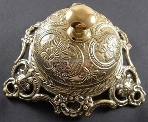 Cloche de table en laiton pour la décoration intérieure et le bureau Cloche d'appel de bureau en laiton pour hôtel - Product Image 5