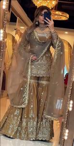 Conjunto de traje Sharara y Dupatta para mujer con bordados y lentejuelas. - Product Image 2