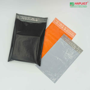 Bolsas de correo de polietileno impresas personalizadas ecológicas, sobres de envío de plástico duraderos para ropa y comercio electrónico hechos en Vietnam - Product Image 3
