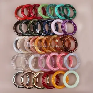 Top meilleures dames exigeantes coloré dernière conception acrylique résine époxy boucles d'oreilles à la mode boucles d'oreilles pour les femmes - Product Image 1