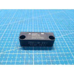Interrupteur de sécurité sans contact Omron D40A-1C, utilisé comme pièce détachée pour équipement semi-conducteur de marque Legacy - Product Image 2
