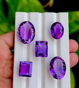 Atractivas piedras preciosas facetadas de amatista - Lote de amatista de gran tamaño en formas variadas - Piedras africanas sueltas de primera calidad para la elaboración de joyería - Product Image 1