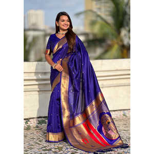 Sari de Seda Paithani Mahalaxmi Tejido con Hilo Zari Violeta, 650g, Tejidos de Primera Calidad, Ropa India y Pakistaní - Product Image 1