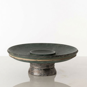 Vase artisanal Sellease, finition noire mate, gravure florale, fait main, bois, métal, terre cuite, forme circulaire, New York, élégant, pour table - Product Image 1