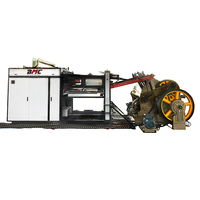Machine de rainage et de découpe entièrement automatique d'alimentation et de collecte pour la machine de fabrication de boîtes de colis économise du travail