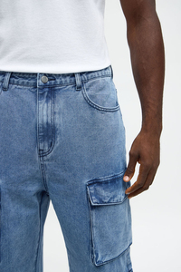 Pantalon cargo en denim délavé pour homme, coupe ample en coton mi-lourd, couleur unie, style décontracté, idéal pour le printemps - Product Image 3