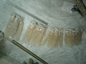 Extensions de cheveux indiens Remy lisses blond 613 à double trame avec pointes à simple trame et bruts - Product Image 4