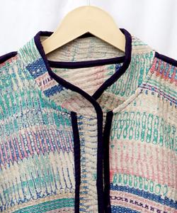 เสื้อแจ็คเก็ตผ้าฝ้ายสำหรับผู้หญิง ระบายอากาศได้ดี พรีเมียม สำหรับฤดูใบไม้ร่วง เป็นมิตรกับสิ่งแวดล้อม แห้งเร็ว สไตล์วินเทจ ลายปะติดปะต่อแบบคันธา เย็บแบบเปิดตะเข็บ ทรงมาตรฐาน - Product Image 4