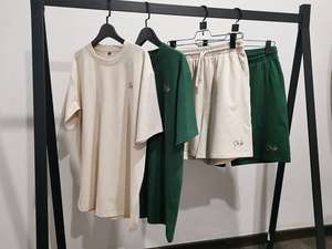 Conjunto de Sudadera con Capucha de Algodón Informal Personalizada y Pantalones Cortos de Felpa por Encima de la Rodilla, Conjuntos de 2 Piezas de Alta Calidad para Mujer, Corte Regular, MOQ Bajo, OEM - Product Image 4