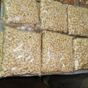Compre Nueces de Anacardo Enteras Crudas de Primera Calidad de Tanzania con Larga Vida Útil al por Mayor a Precios Competitivos - Product Image 3