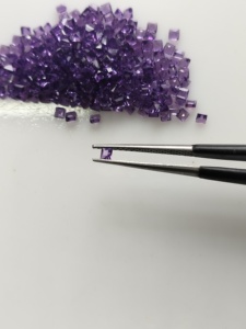 Ametyste africaine naturelle, taille carrée étagée de 1,75 mm, violet, meilleure qualité, pierres précieuses en vrac pour la fabrication de bijoux - Product Image 1