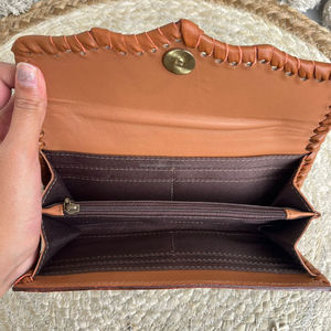 Portefeuille élégant pour femme en cuir véritable fait main, avec porte-cartes multiples et pochette détachable pour poignet - Product Image 6
