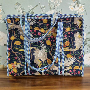 Sac fourre-tout matelassé en coton 100% fait main en Inde, avec des bretelles robustes, fermeture à glissière, motif floral, style bohème, pour la plage, les courses, pour femmes - Product Image 1