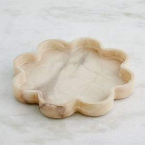 Plateau élégant en pierre d'albâtre, parfait pour une décoration de table sophistiquée, pour servir des en-cas, des fruits, des boissons ou des objets décoratifs dans les maisons. - Product Image 1