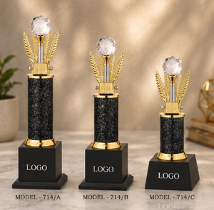 Trophée métallique Modèle 714/A B C en verre cristal, récompense sportive gravée, base en bois noir poli durable, affichage du logo - Product Image 1