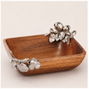 Bol de service carré en bois d'acacia artisanal de luxe avec accents en étain fin, noisette et feuilles – Vaisselle décorative haut de gamme - Product Image 5