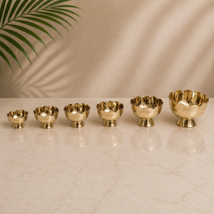 Pulvérisateur d'eau de rose Gulab Pasi en laiton artisanal, flacon traditionnel pour attar, distributeur de parfum décoratif en laiton - Product Image 2