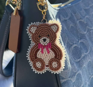 Porte-clés brodé de perles de rocaille 3D, motif dessin animé, écologique, élégant, breloque de luxe colorée, accessoire de sac à lettres, cadeau tendance - Product Image 3
