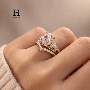 แหวนหมั้นเพชรรูปไข่สีชมพูทรงหรูหรา 14K ทองคำขาว ประดับเพชรแบบไม่สมมาตรด้านข้าง - Product Image 1
