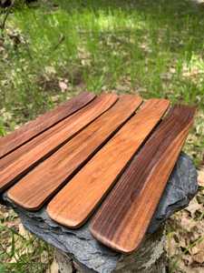 Quemador de Incienso Artesanal de Madera de Acacia Ecológico y Duradero para Todas las Estaciones, Porta Incienso Simple de 10 Pulgadas con Recolector de Cenizas - Product Image 5