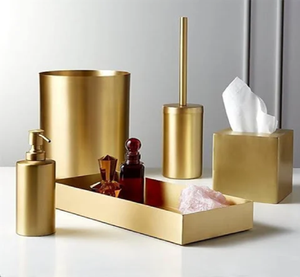 Ensemble de distributeurs de salle de bain en métal doré martelé, offrant un look texturé et éclatant, disponible au prix de gros - Product Image 4