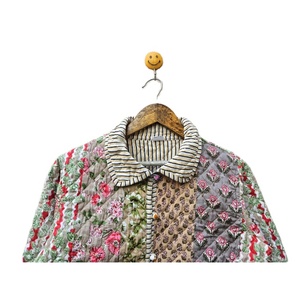 Chaqueta Acolchada Estilo Burfi de Algodón Vintage Hecha a Mano en India, Diseño de Rayas Bordadas, Impermeable, Reversible, Ecológica, para Mujer - Product Image 4