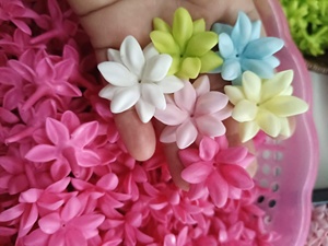 Flores de Jazmín de Arcilla Hechas a Mano, Paquete de 100 Piezas |   Suministros de Artesanía Floral Decorativa Tailandesa |   Flores de Arcilla Hechas a Mano - Product Image 4