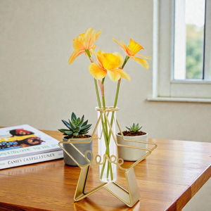 Vase à fleurs moderne en aluminium fait main, écologique, décoratif, durable, léger, pour la maison, le bureau, l'hôtel, le restaurant, à poser sur une table - Product Image 4