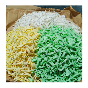Bâtonnets de légumes séchés colorés blancs, jaunes, verts, en vrac, forme bâton, collation naturelle, faible teneur en humidité, stockage à l'endroit frais et sec - Product Image 1