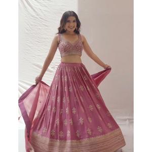 ผ้าไหมเทียมออกแบบโดยดีไซเนอร์มีลำดับเย็บปัก lehenga choli กับ dupatta Peach - Product Image 1