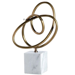 Escultura chapada en oro con Base de mármol de metal de acero inoxidable Esculturas verticales Modernas Decorativas elegantes de lujo - Product Image 1