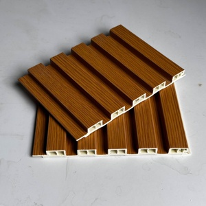 Panneau mural cannelé pour salle à manger, système de lambris pleine hauteur en WPC, insonorisant et étanche, idéal pour les espaces modernes à concept ouvert - Product Image 3