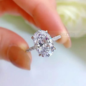 Precioso Anillo de Diamantes de Corte Ovalado Alargado con Diamantes Sostenibles Cultivados en Laboratorio, Engastados en Oro Rosa con Micro Shank - Product Image 4
