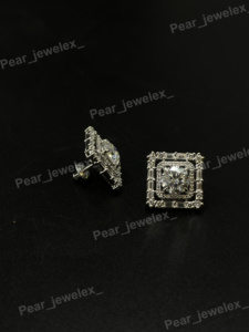 Boucles d'oreilles classiques en argent 925 avec diamants ronds, sertissage à griffes géométriques, bijoux de mariage pour femmes - Product Image 1