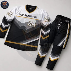 Uniformes de Hockey sobre Hielo CATCH FIELD 100% Poliéster, Diseño Sublimado Personalizado, Color Negro, Blanco y Dorado, Resistentes al Agua - Product Image 2
