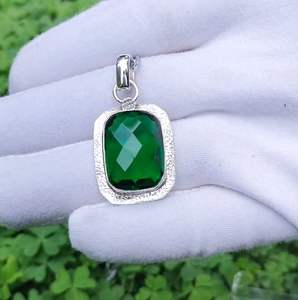 Pendentif émeraude fait main, pierre précieuse naturelle, bijoux en argent sterling, cadeau élégant pour femme, collier pour anniversaire - Product Image 1