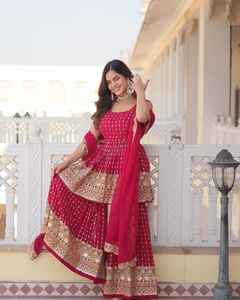 Ensemble Gharara d'hiver élégant en Faux Georgette épais avec broderie de sequins, Salwar Kameez et Plazzo évasé doublé en crêpe beurre - Product Image 4