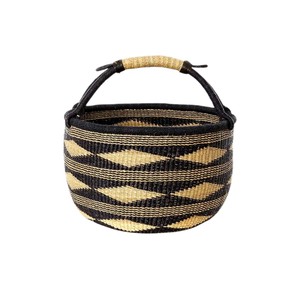 Panier de rangement OEM haut de gamme en jonc de mer, tressé naturellement, motif losanges noirs, pour jouets de salon - Product Image 1