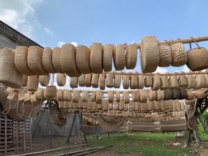 Bolso de hombro moderno de ratán Handwicker con nácar, bolso de hombro informal para mujer de Vietnam - Product Image 5