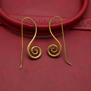 Pendientes de Latón de Estilo Popular, Tendencia en el Mercado de Artesanía en Metal, Acabado Liso, Precio de Fábrica al por Mayor, Artículo para Uso en Artesanía Metálica - Product Image 2