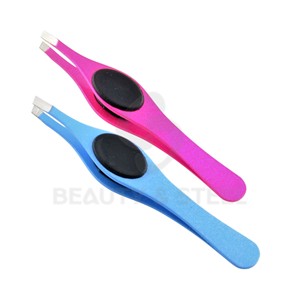 Pinzas para vello facial con punta inclinada en degradado vibrante de rosa y morado, con acabado duradero efecto gota de agua y tensión calibrada - Product Image 3